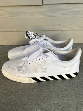 Off-White 2.0 Logo Sneakers